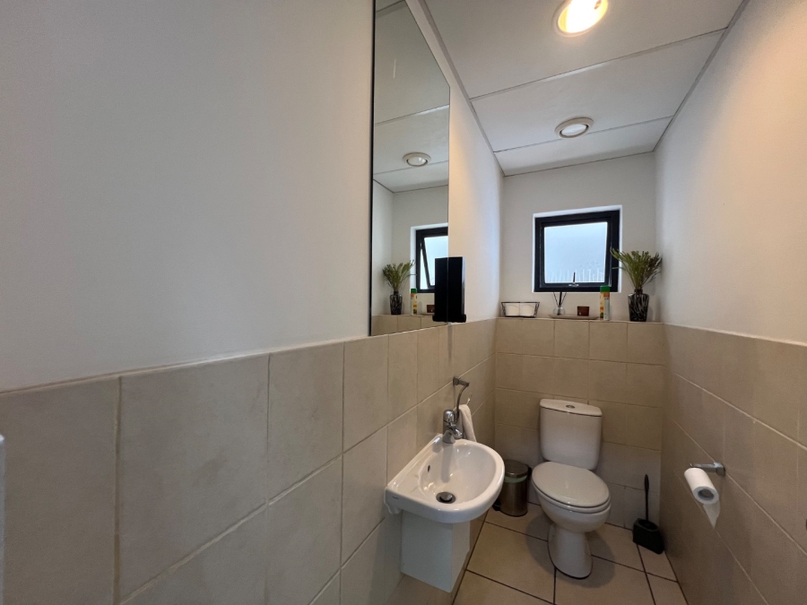 To Let Commercial Property for Rent in Table View Western Cape